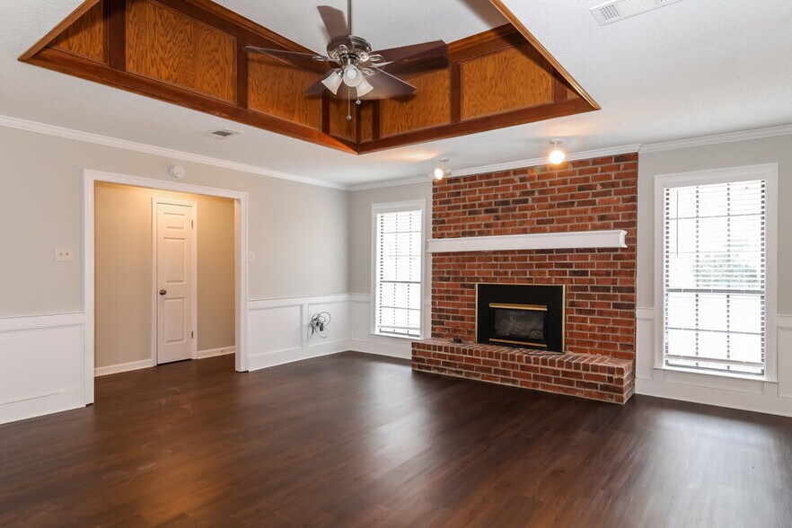Building Photo - 7159 Eastover Blvd