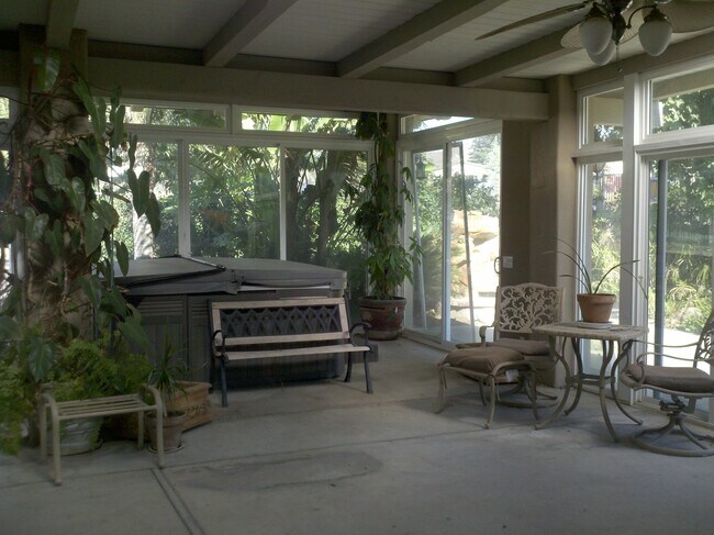 Building Photo - 6619 Kerry Ln