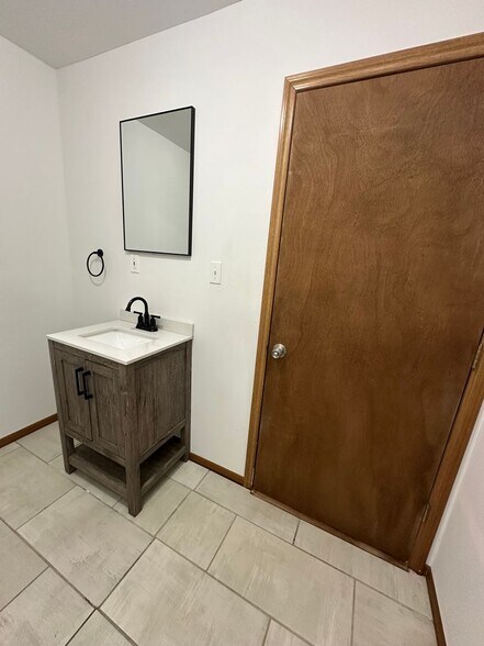 Building Photo - 1677 Congress Rd