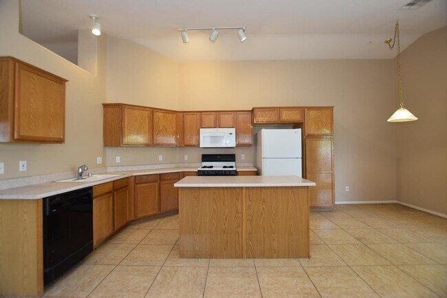 Building Photo - 1024 Clover Tip Ct