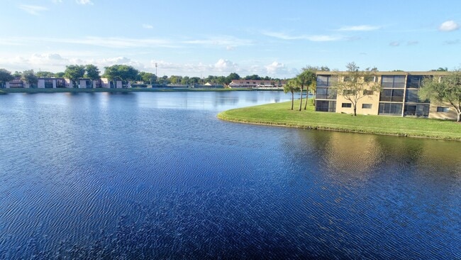 Building Photo - 15378 Lakes of Delray Blvd