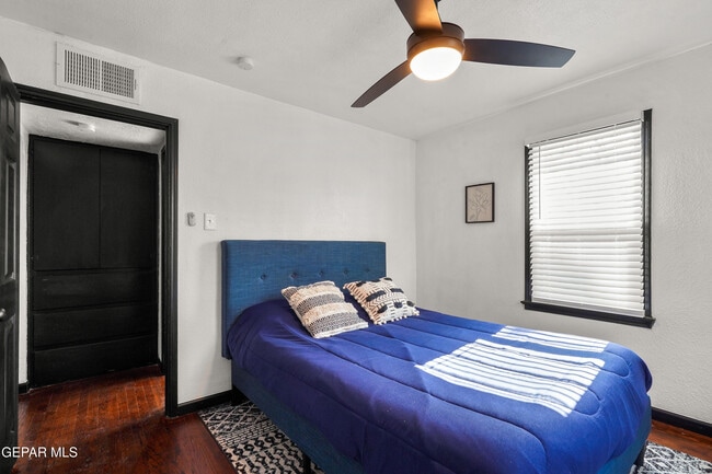 Building Photo - 614 Loretto Rd