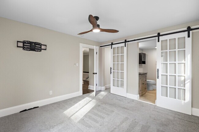 Building Photo - Fully updated home in Port Norfolk