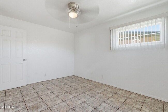 Building Photo - 157 Cherry St