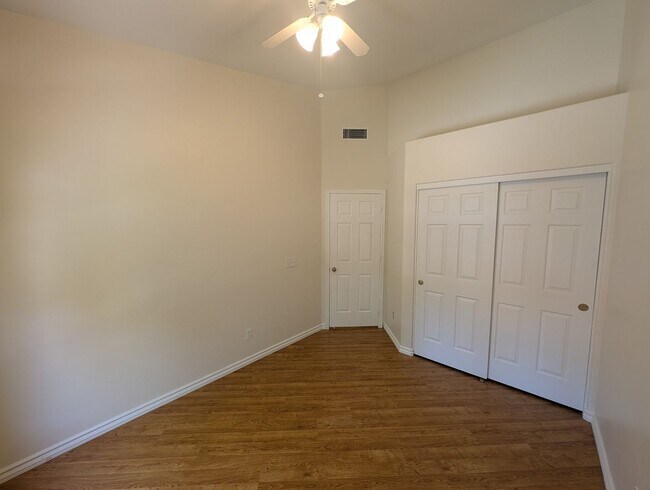 Building Photo - 3 Bedroom Townhome at Townes at Southpark ...