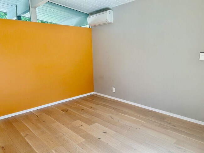 Building Photo - Updated Willow Glen Eichler