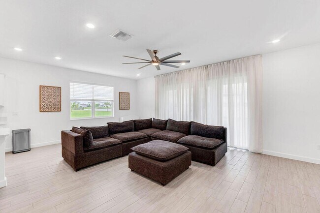 Building Photo - 7609 NW Archerfield Dr