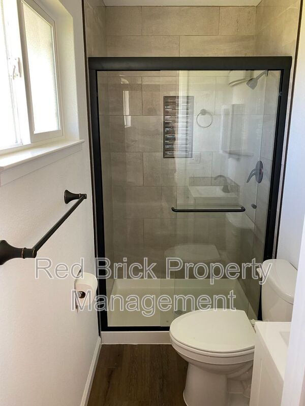 Building Photo - 5416 Mulberry Ave