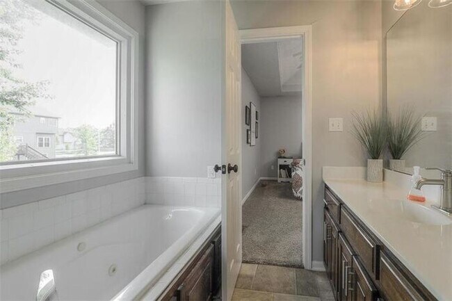 Building Photo - GORGEOUS Home in the Liberty School District-Available in JUNE!!