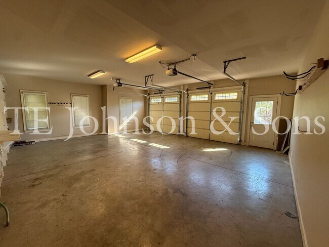 Building Photo - 5540 Brookberry Farm Rd