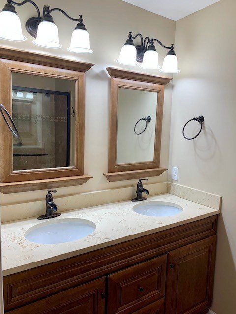 Building Photo - Westbury Park Two Bedroom, Two Bath Townhome!