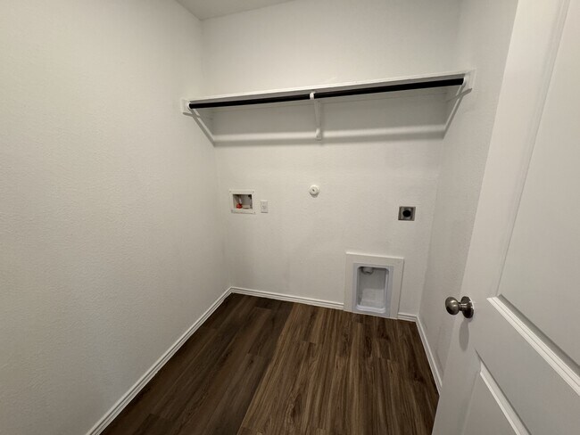 Building Photo - 237 Escondido Cir