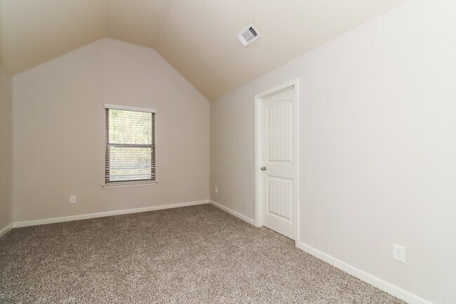 Building Photo - 638 Ocean Ave