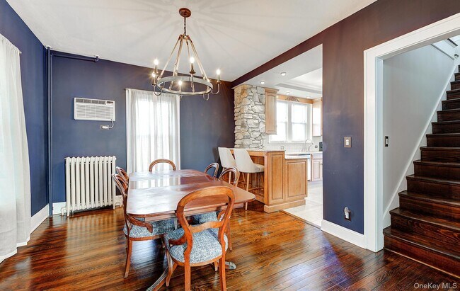 Building Photo - 256 Nassau Rd