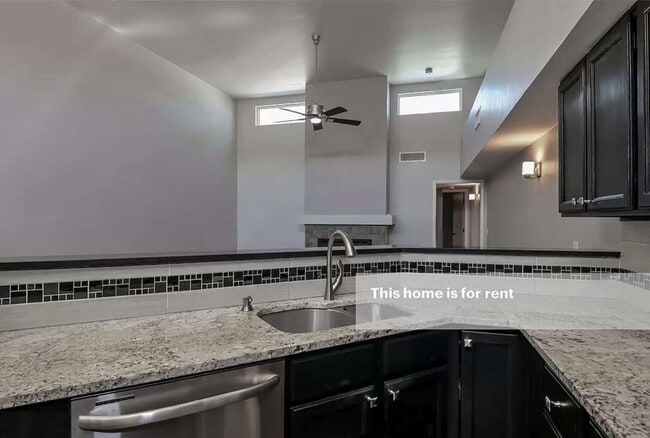 Building Photo - Charming 2BR Condo in Tucson