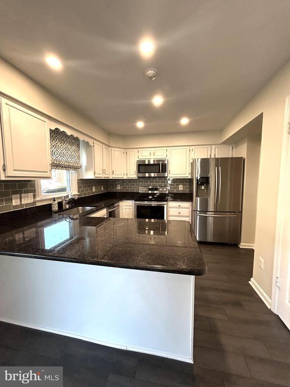 Building Photo - 4054 Norbeck Square Dr