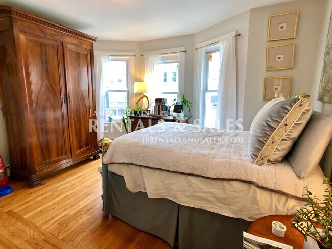 Building Photo - 63-65 Wyman St