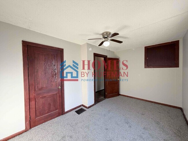 Building Photo - Westside! | Three Bedroom House | Deposit Special