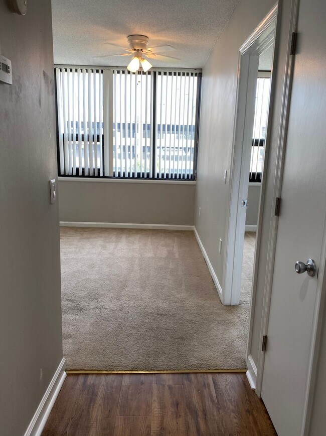 Building Photo - wh610