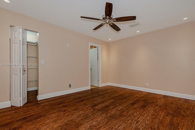 Building Photo - 401 SW 76th Terrace