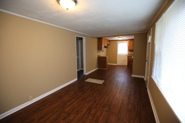 Building Photo - Charming 2-Bedroom Home with Modern Updates in Concord/Rock Creek Area"
