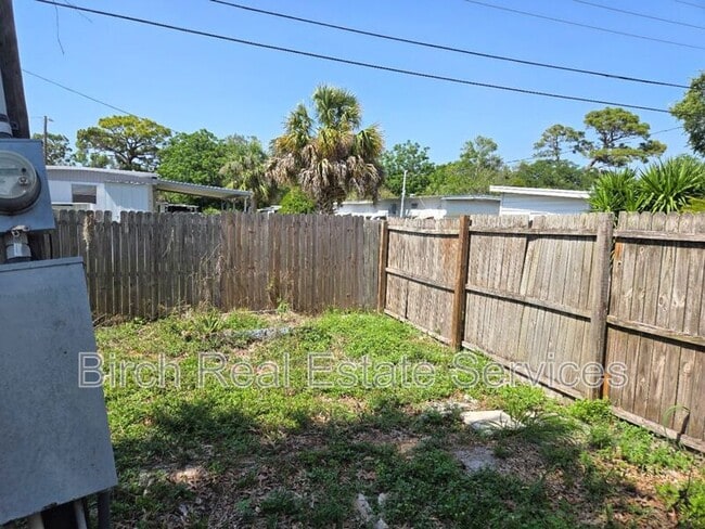 Building Photo - 7041 Lofty Dr