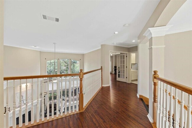 Building Photo - 10700 Hastings Ln