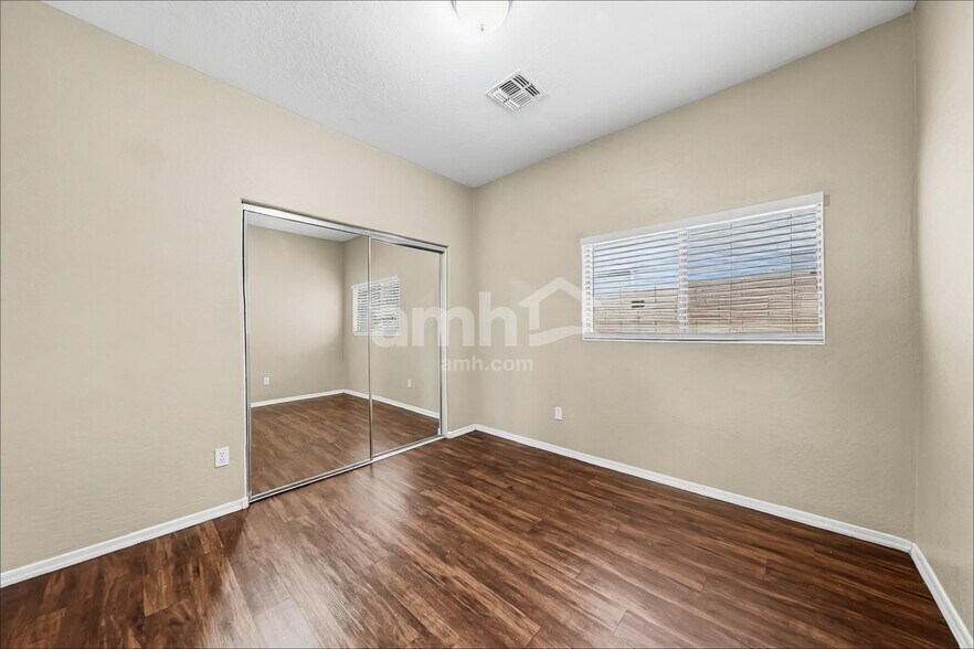 Building Photo - 2548 W Spencer Run