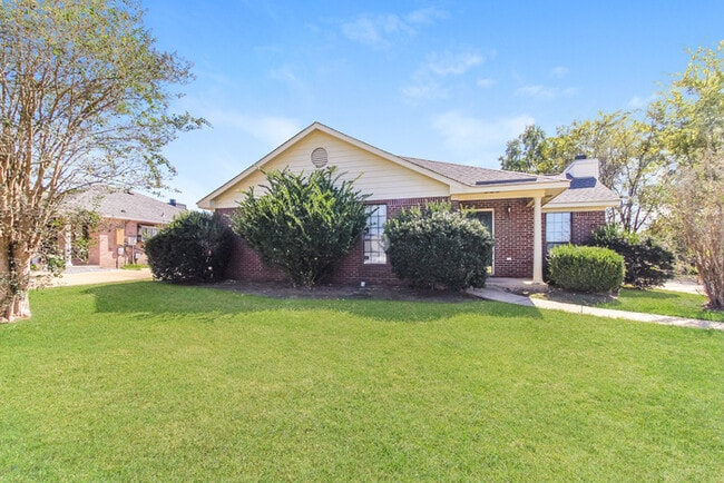 Building Photo - 5948 Brookline Ln