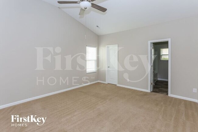 Building Photo - 1373 Waylon Ave