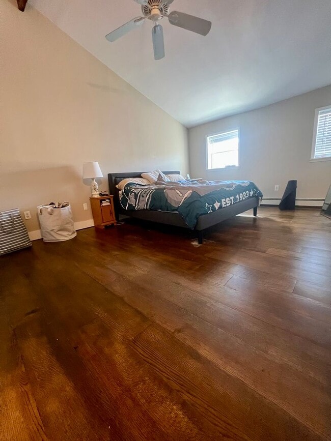 Building Photo - Gorgeous 1-Bedroom Bi-Level Apartment in Passyunk Square! Available NOW!