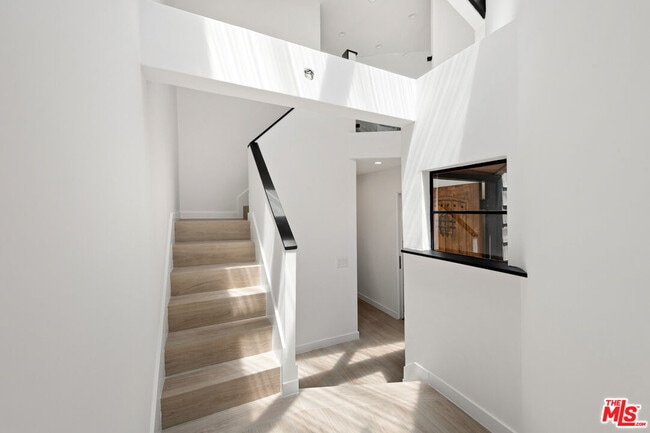 Building Photo - 29233 Heathercliff Rd