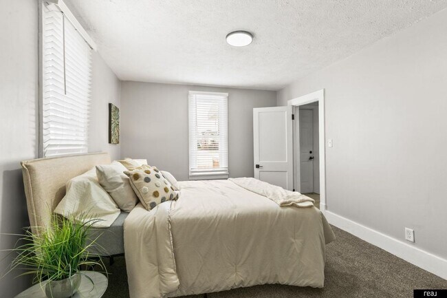 Building Photo - Charming 3-Bedroom Home with Spacious Layout