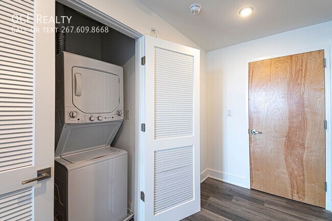 Building Photo - 1245 Ridge Ave