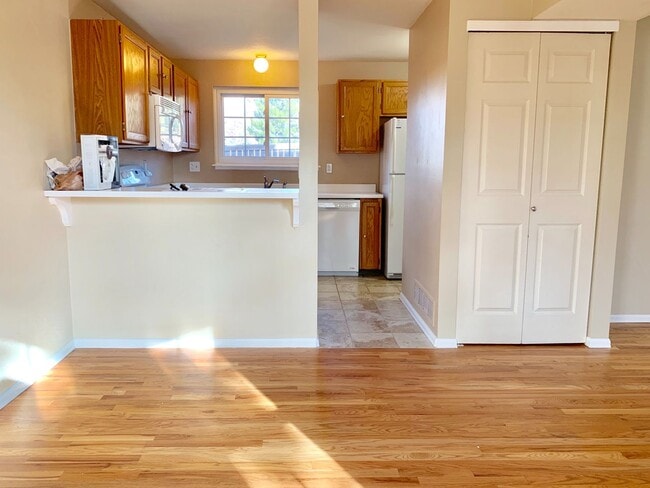 Building Photo - Old Town Louisville Home for Lease near Coal Creek Trails!