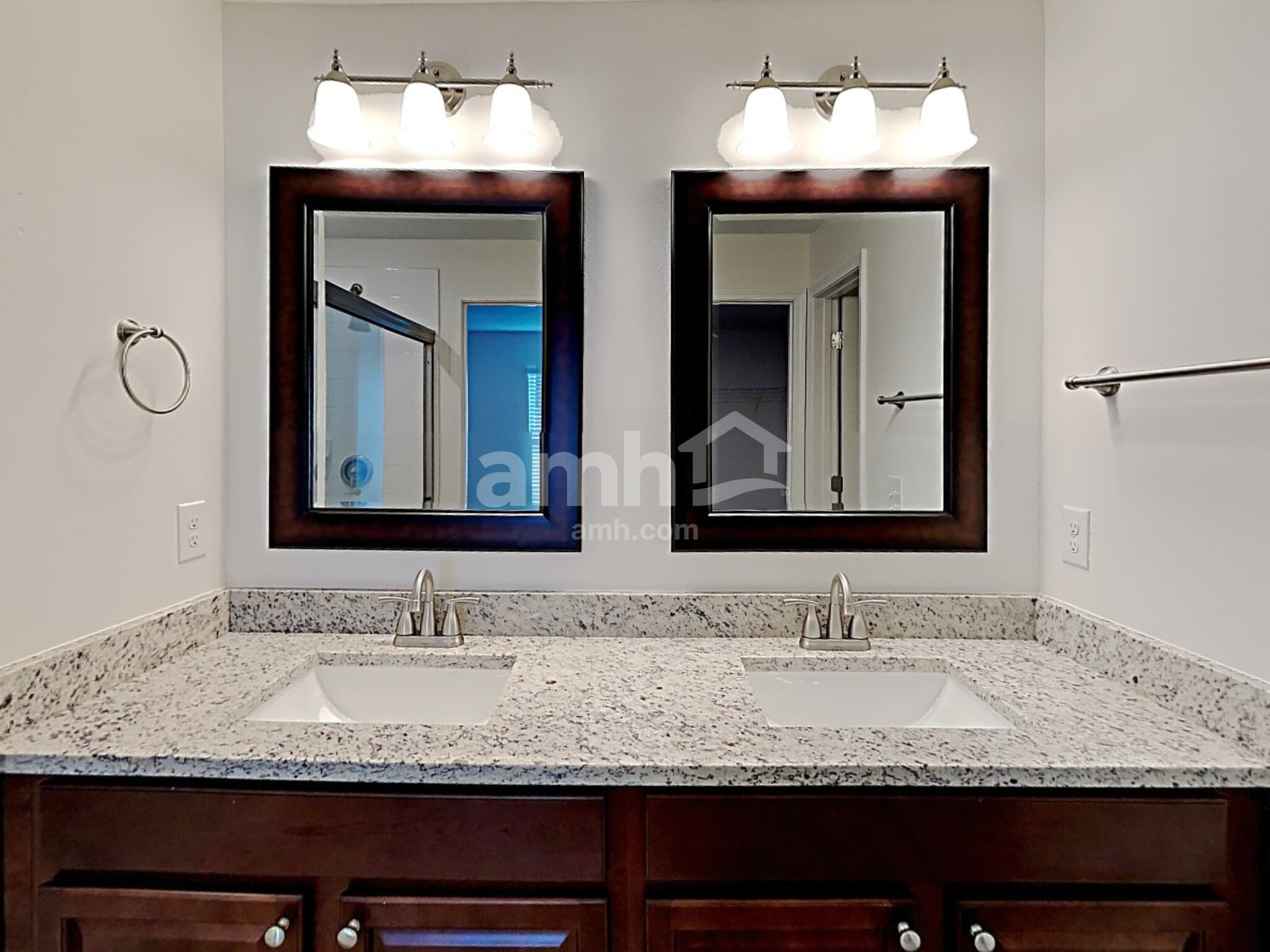 Building Photo - 10435 Carloway Hills Dr