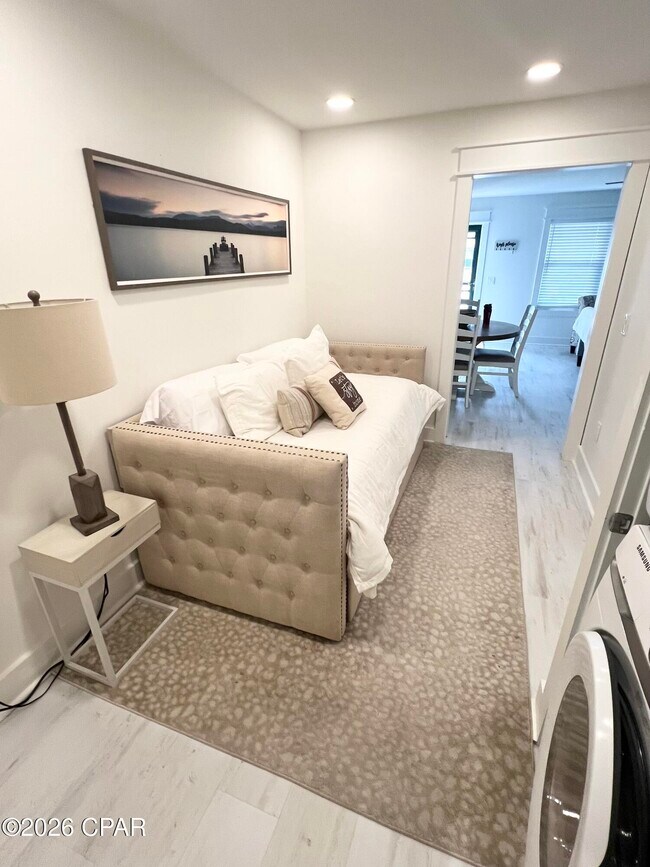 Building Photo - 7813 N Lagoon Dr