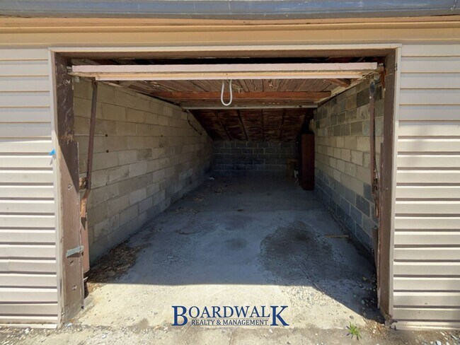 Building Photo - 325 Baird Cir