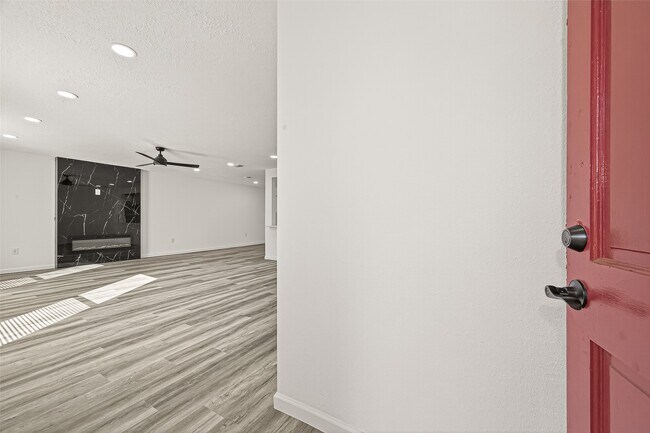 Building Photo - 11434 Loyola Dr