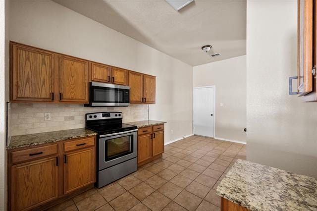 Building Photo - 812 Sierra Cir