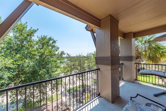 Building Photo - 403 Marina View Dr