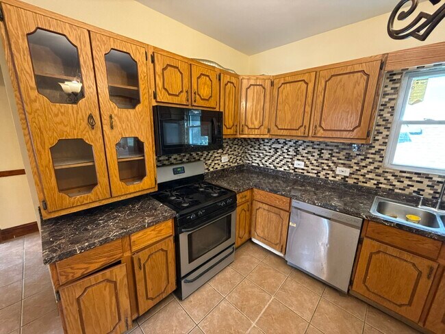 Building Photo - 3029 N Christiana Ave