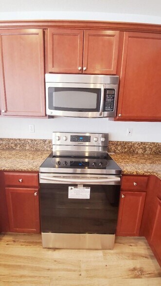 Building Photo - 265 Las Brisas Cir