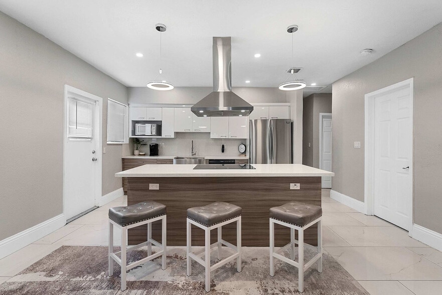 Building Photo - 2227 Cody St