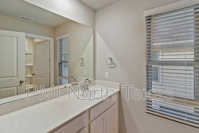 Building Photo - 3839 Barnett Rd