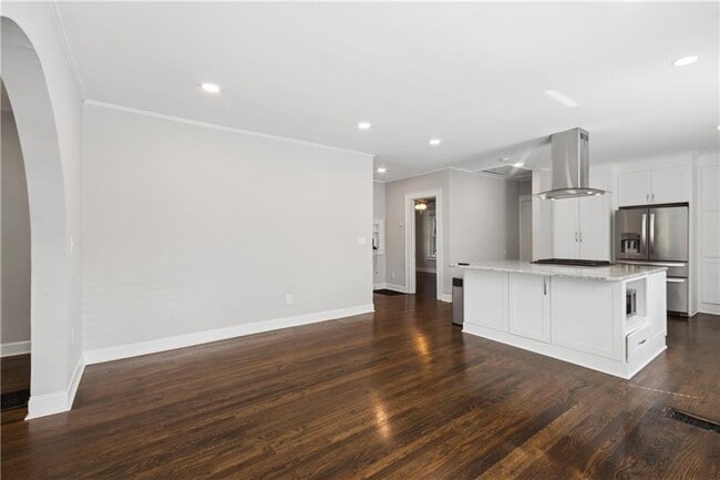 Building Photo - 1213 Cameron Ct NE