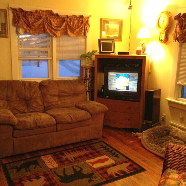 Building Photo - 1349 Newton St