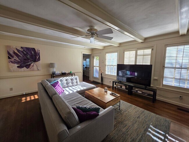 Building Photo - Ghent Square