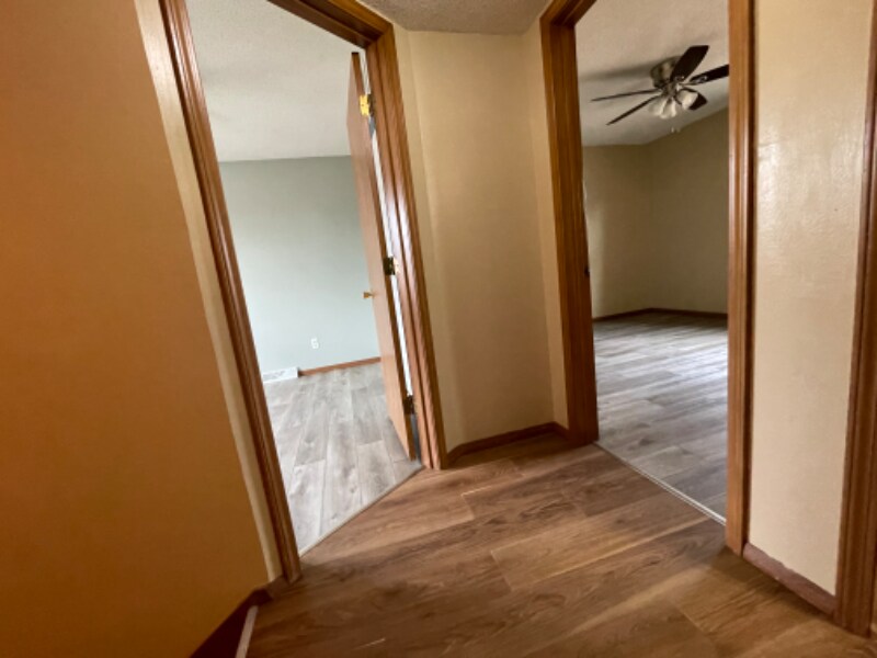 Building Photo - 3727 NE Colonial Dr