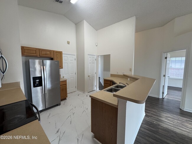 Building Photo - 7557 Cliff Cottage Dr